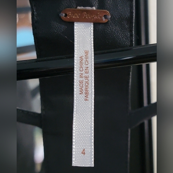 Free People NWOT Perfect Dream floral Mini Dress. Cut out back deep V neck Fit & - Picture 5 of 14